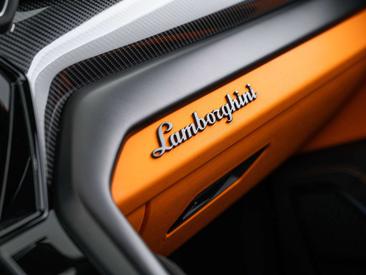 Lamborghini Urus S — photo 39