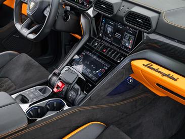 Lamborghini Urus S — photo 45