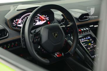 Lamborghini Huracán EVO — photo 18