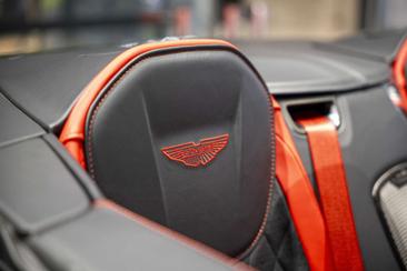 Aston Martin DB12 V8 — photo 12