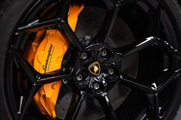 Lamborghini Urus Performante — photo 9