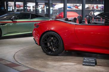 Aston Martin DB12 V8 — photo 21