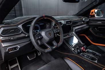 Lamborghini Urus Performante — photo 23