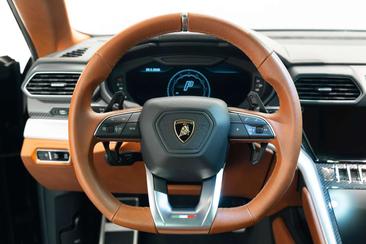 Lamborghini Urus S — photo 21