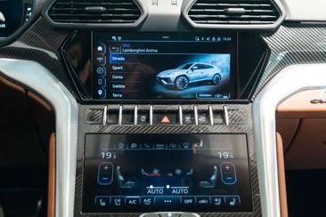Lamborghini Urus S — photo 24