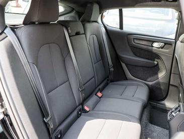 Volvo C40 Coupé SUV — photo 4