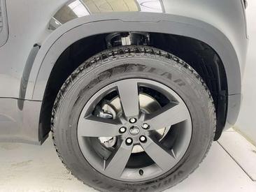 Land Rover Defender 90 D250 MHEV — photo 4
