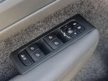 Volvo C40 Coupé SUV — photo 15