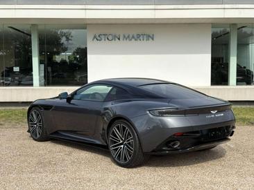 Aston Martin DB12 V8 — photo 2