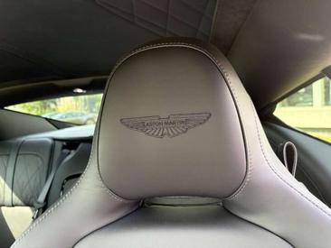 Aston Martin DB12 V8 — photo 12
