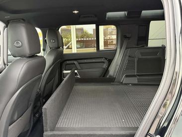 Land Rover Defender 110 Hard Top D250 — photo 9
