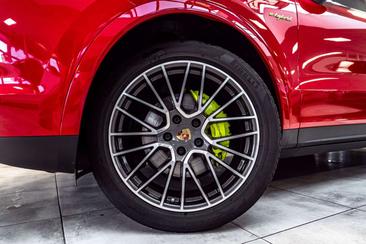 Porsche Cayenne III E-Hybrid — photo 11