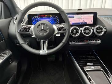 Mercedes EQA 250 — photo 14
