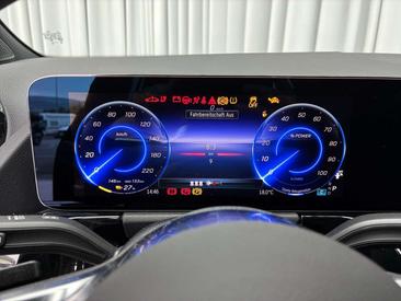 Mercedes EQA 250 — photo 16