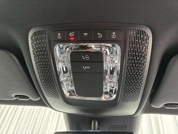 Mercedes EQA 250 — photo 22