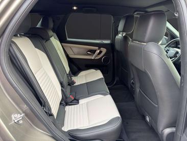 Land Rover Discovery Sport P300e — photo 18
