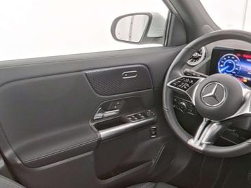 Mercedes EQA 250 — photo 6