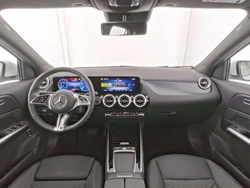 Mercedes EQA 250 — photo 7