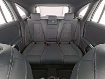 Mercedes EQA 250 — photo 8