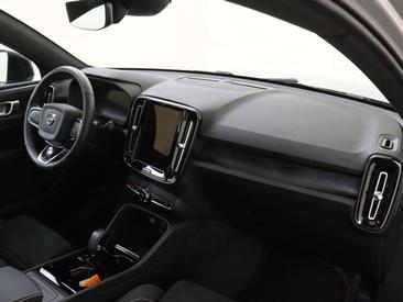 Volvo C40 Coupé SUV — photo 11