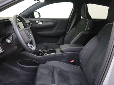 Volvo C40 Coupé SUV — photo 15