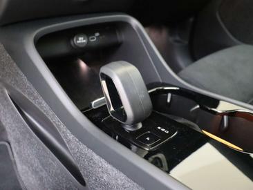 Volvo C40 Coupé SUV — photo 19