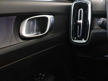 Volvo C40 Coupé SUV — photo 31
