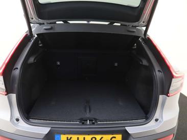 Volvo C40 Coupé SUV — photo 32