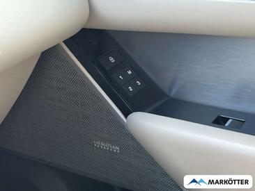 Land Rover Range Rover Velar D300 — photo 31