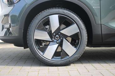 Volvo EX40 Single Motor Extended Range — photo 5