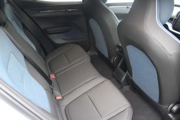 Volvo EX30 — photo 9