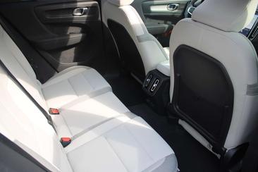 Volvo EX40 Single Motor Extended Range — photo 11