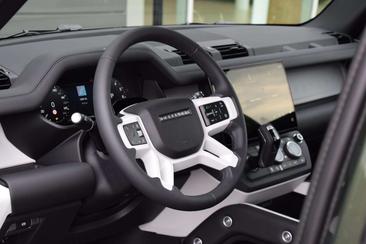 Land Rover Defender 130 D300 MHEV — photo 4