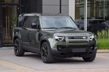 Land Rover Defender 130 D300 MHEV — photo 15