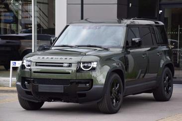 Land Rover Defender 130 D300 MHEV — photo 16