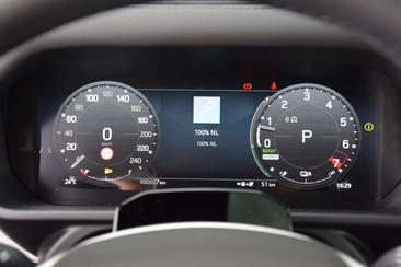 Land Rover Defender 130 D300 MHEV — photo 26