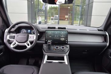 Land Rover Defender 130 D300 MHEV — photo 30