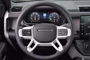 Land Rover Defender 130 D300 MHEV — photo 31
