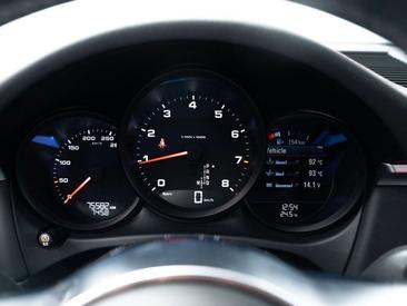 Porsche Macan — photo 12