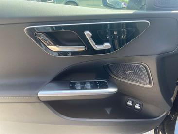 Mercedes Classe C Berline 300 E — photo 11