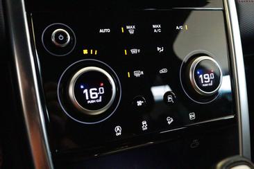 Land Rover Discovery Sport P300e — photo 5