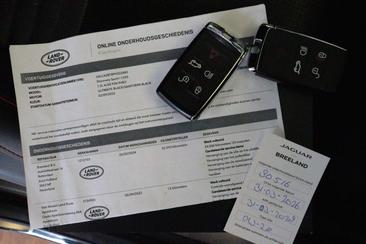 Land Rover Discovery Sport P300e — photo 12
