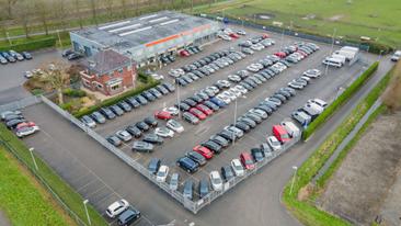 Land Rover Discovery Sport P300e — photo 15