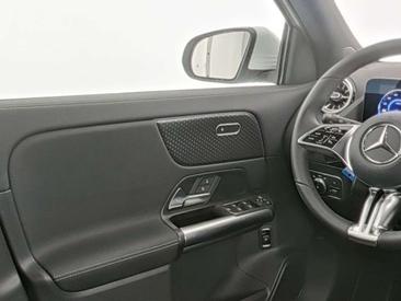 Mercedes EQA 250 — photo 9