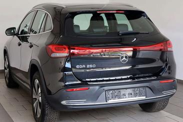 Mercedes EQA 250 — photo 7