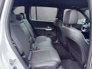 Mercedes GLB 250 — photo 17