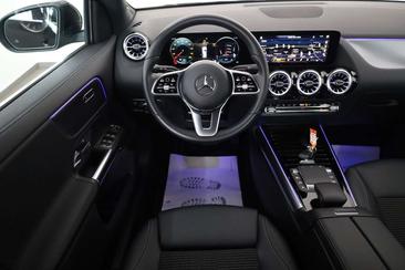 Mercedes EQA 250 — photo 9
