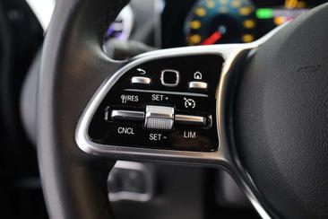 Mercedes EQA 250 — photo 15