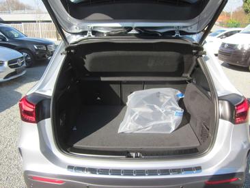 Mercedes EQA 300 4MATIC — photo 4