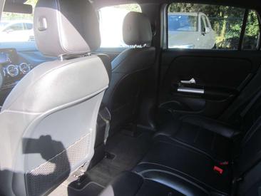Mercedes EQA 300 4MATIC — photo 6
